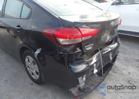 2017 Kia Forte Lx z USA, uszkodzony, nr VIN 3KPFK4A7XHE131270